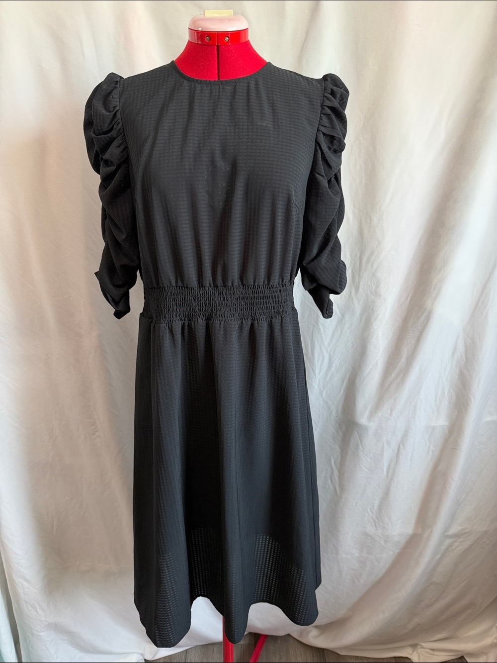 Who What Wear Black Ruched-Sleeve Midi Dress